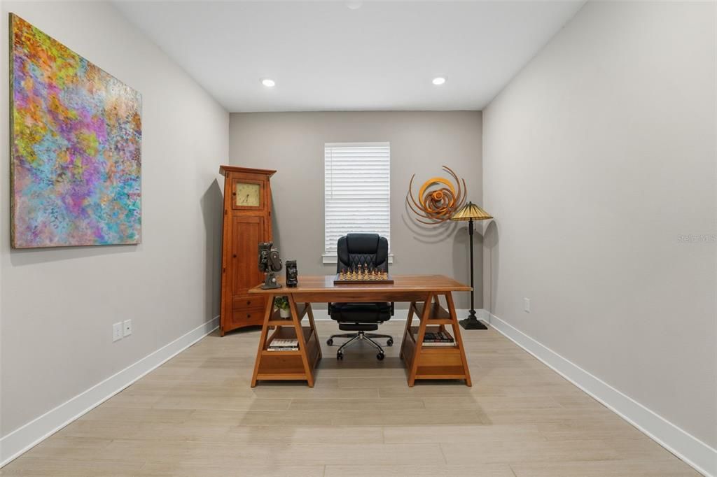 Под контрактом: $650,000 (4 спален, 3 ванн, 2333 Квадратных фут)