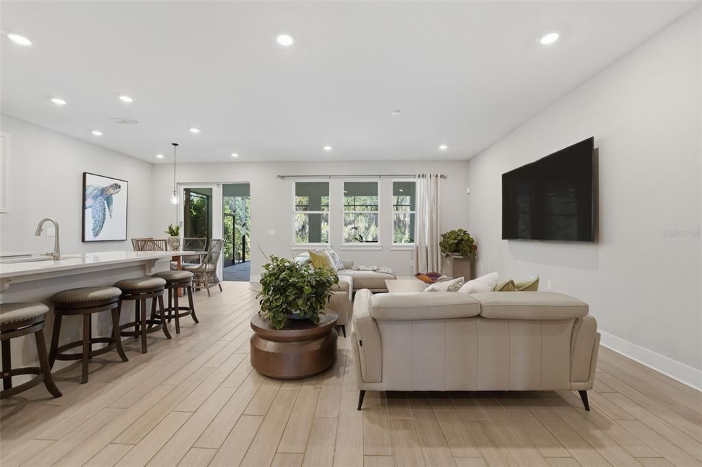 Под контрактом: $650,000 (4 спален, 3 ванн, 2333 Квадратных фут)