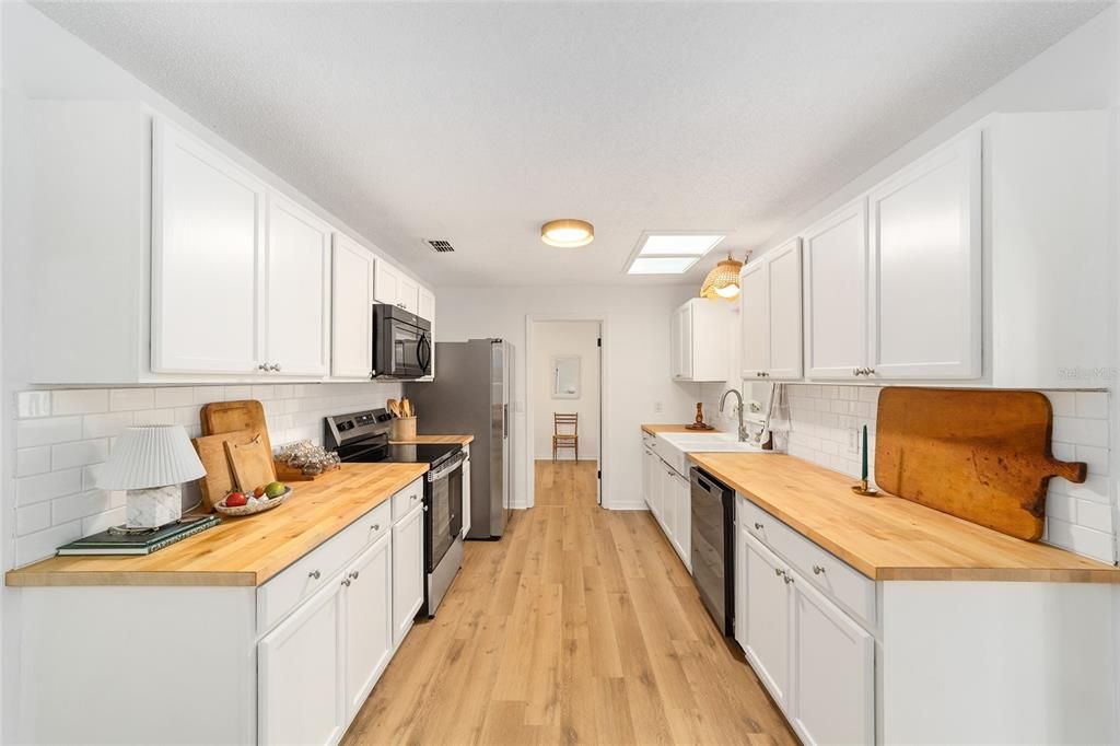 For Sale: $434,500 (5 beds, 3 baths, 2128 Square Feet)