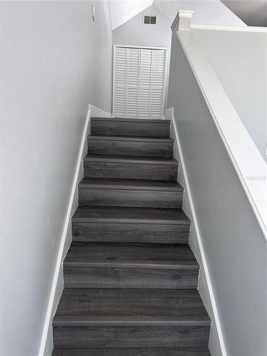 For Rent: $1,550 (1 beds, 1 baths, 1184 Square Feet)