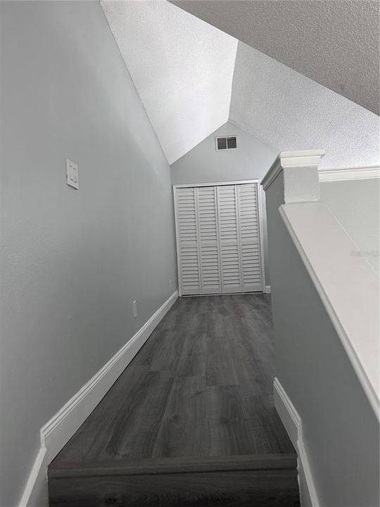 For Rent: $1,550 (1 beds, 1 baths, 1184 Square Feet)