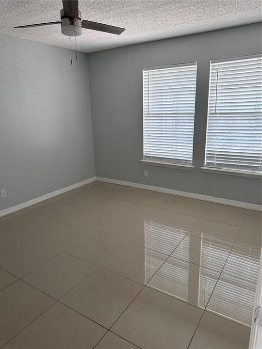 For Rent: $1,550 (1 beds, 1 baths, 1184 Square Feet)