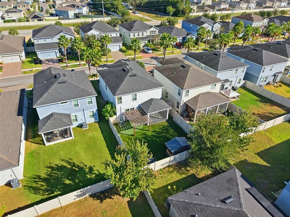 合同活跃: $400,000 (4 贝兹, 2 浴室, 2205 平方英尺)