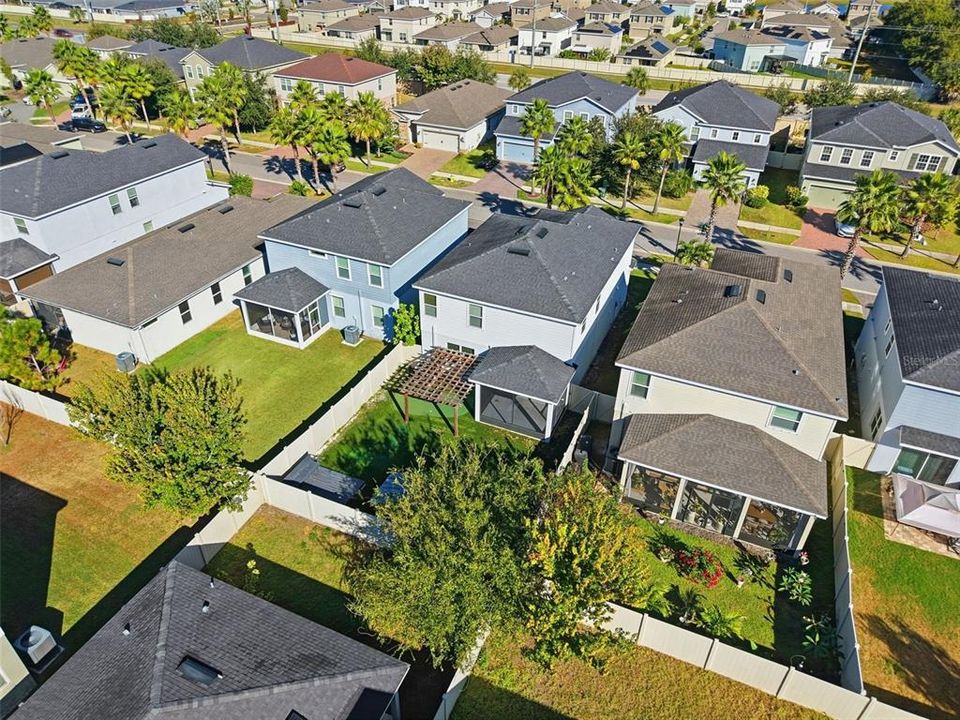 合同活跃: $400,000 (4 贝兹, 2 浴室, 2205 平方英尺)