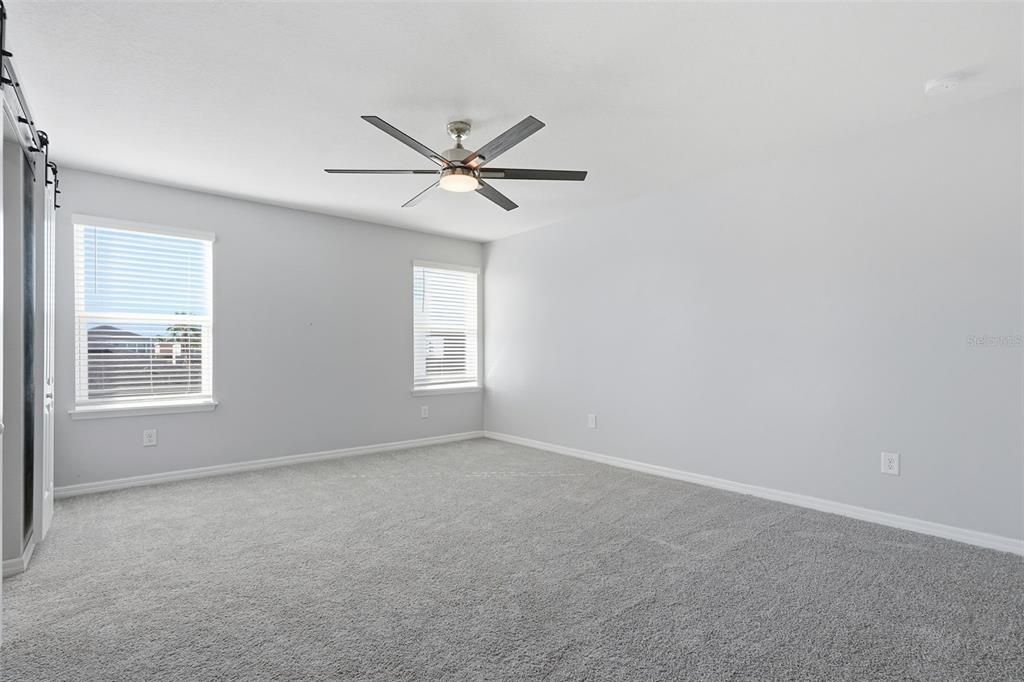 合同活跃: $400,000 (4 贝兹, 2 浴室, 2205 平方英尺)