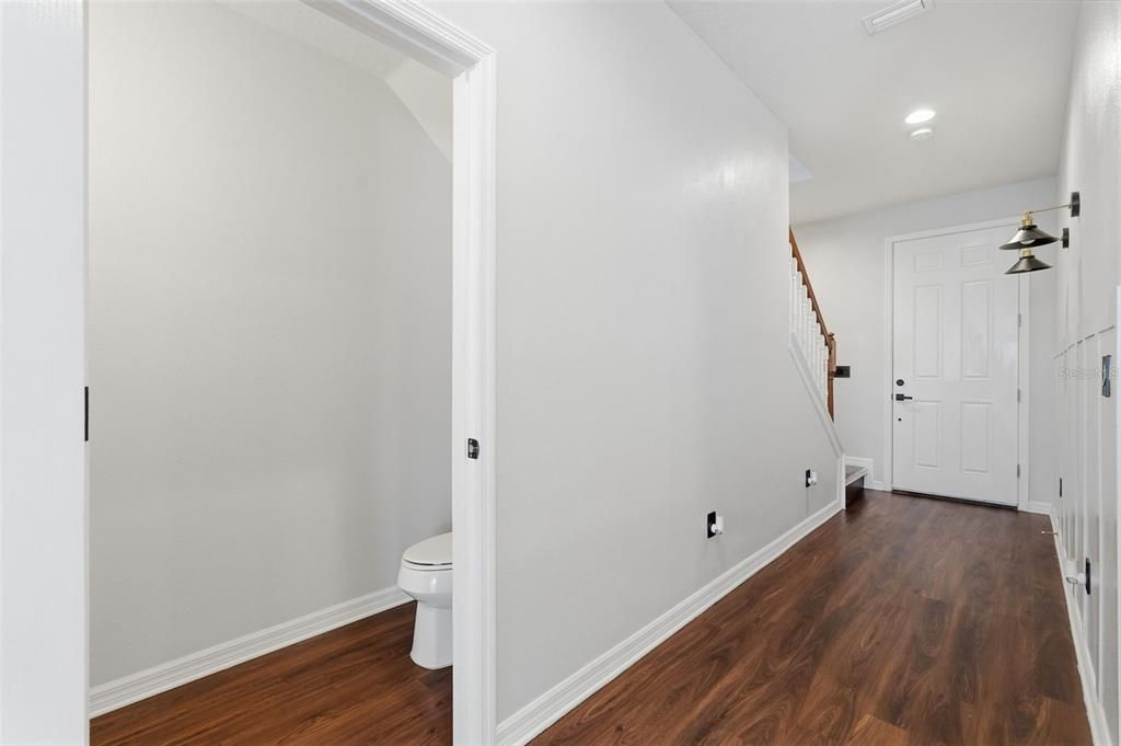 合同活跃: $400,000 (4 贝兹, 2 浴室, 2205 平方英尺)