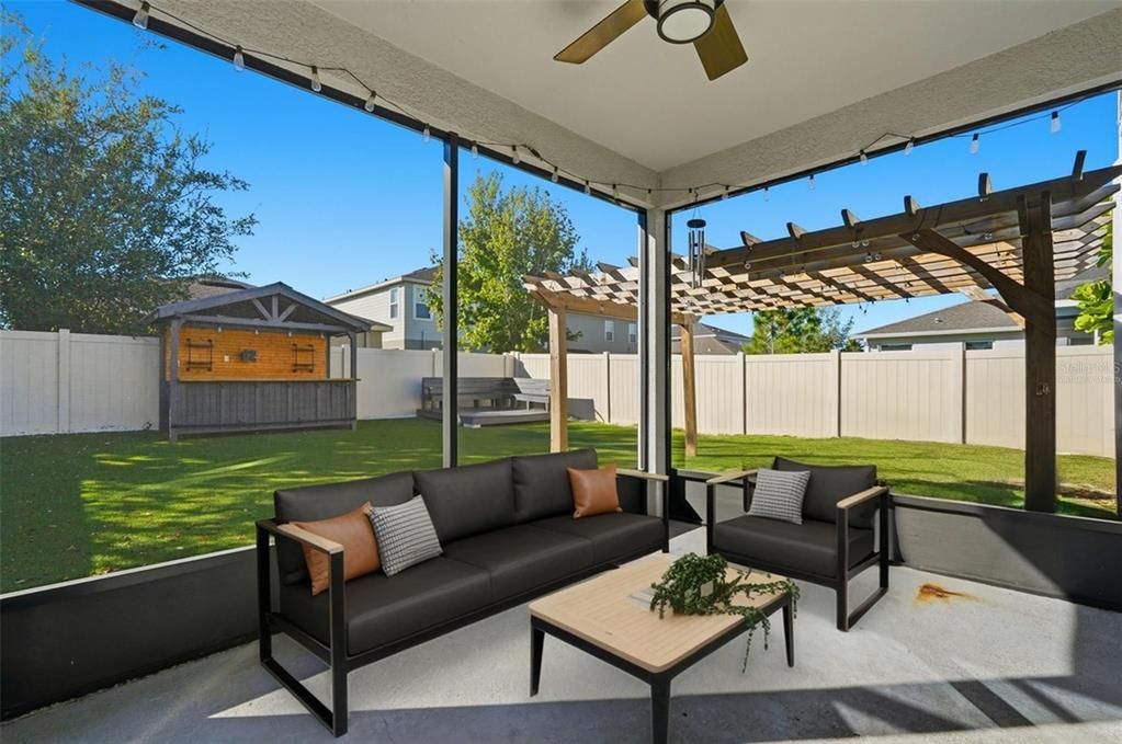 合同活跃: $400,000 (4 贝兹, 2 浴室, 2205 平方英尺)