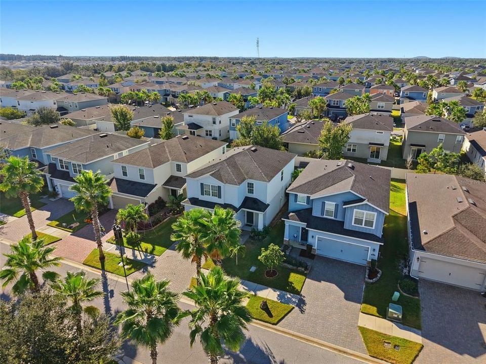 合同活跃: $400,000 (4 贝兹, 2 浴室, 2205 平方英尺)