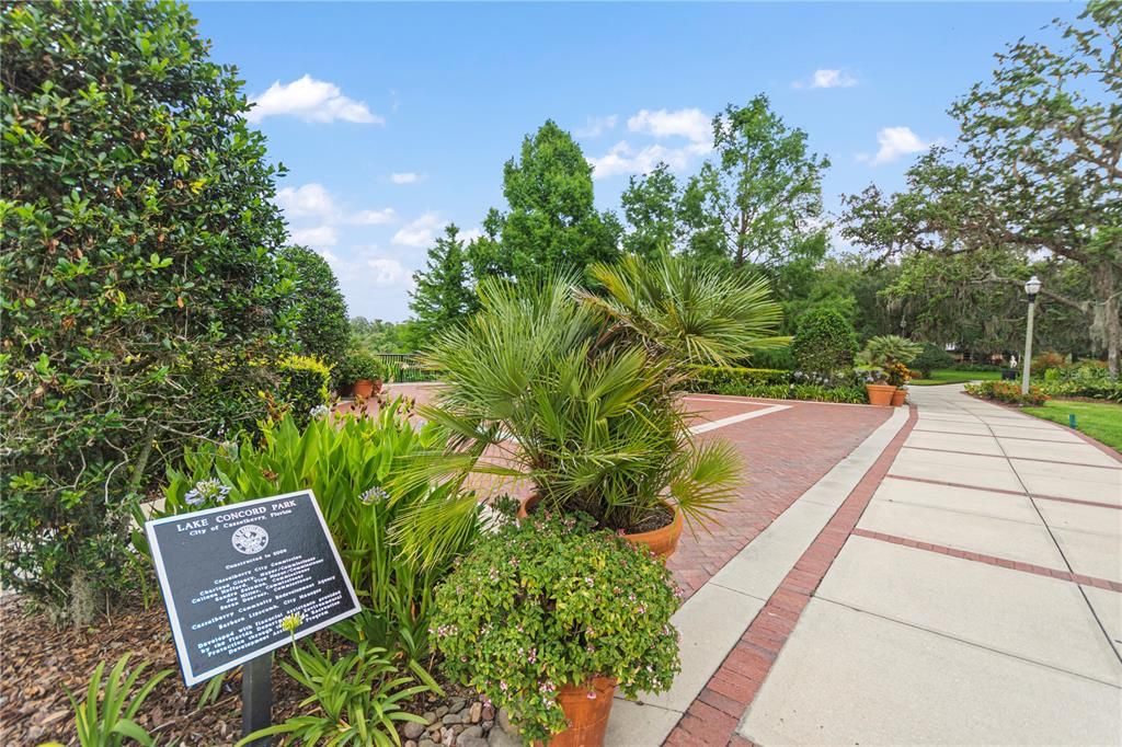 Activo con contrato: $280,000 (4 camas, 2 baños, 1397 Pies cuadrados)