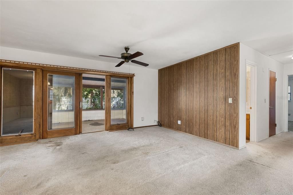 Activo con contrato: $280,000 (4 camas, 2 baños, 1397 Pies cuadrados)