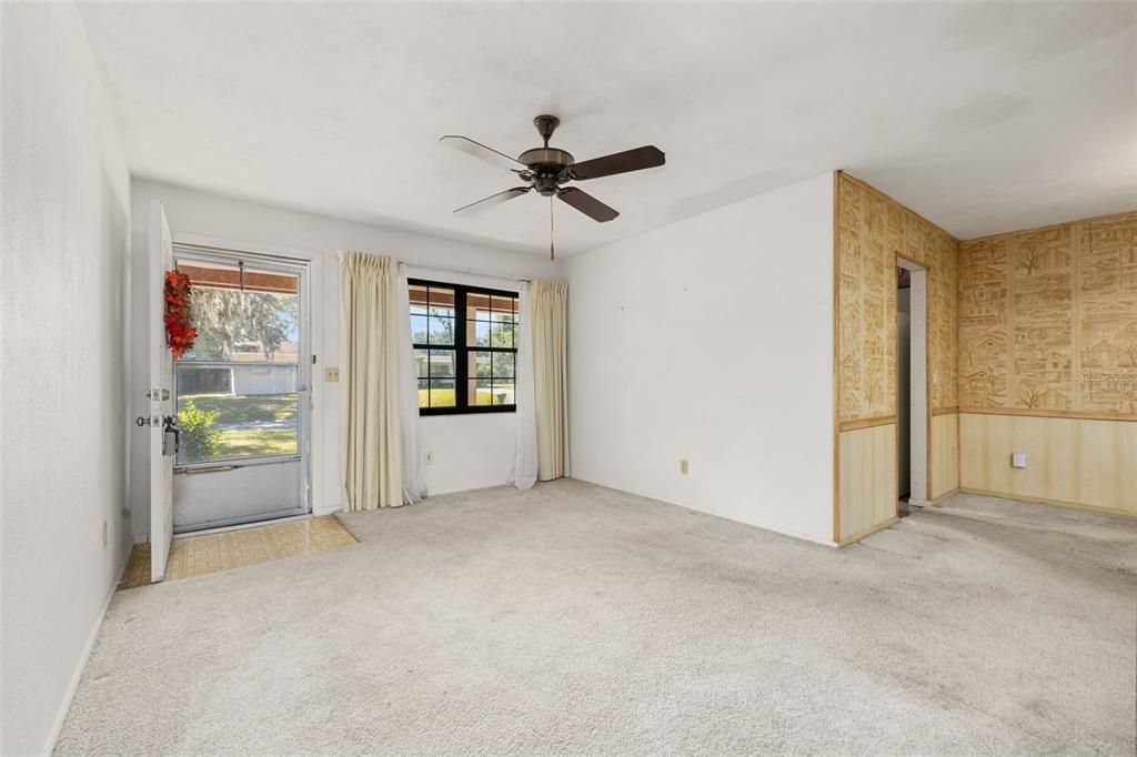 Activo con contrato: $280,000 (4 camas, 2 baños, 1397 Pies cuadrados)