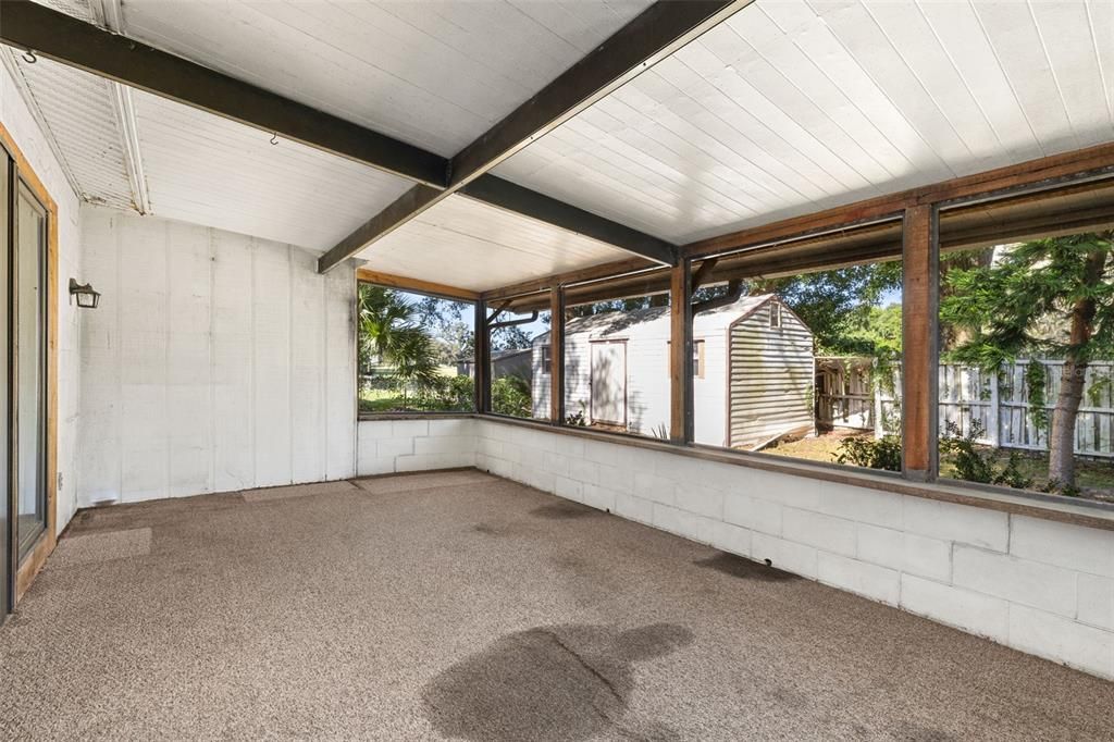 Activo con contrato: $280,000 (4 camas, 2 baños, 1397 Pies cuadrados)