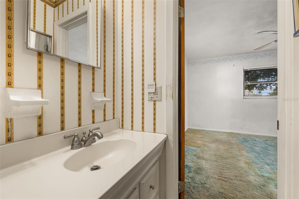 Activo con contrato: $280,000 (4 camas, 2 baños, 1397 Pies cuadrados)