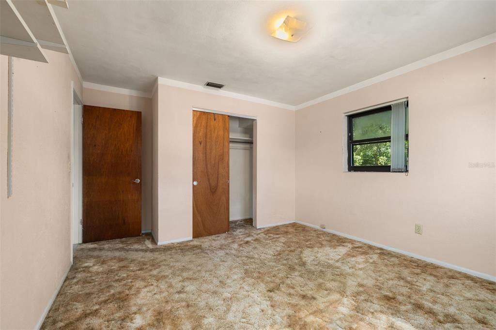 Activo con contrato: $280,000 (4 camas, 2 baños, 1397 Pies cuadrados)