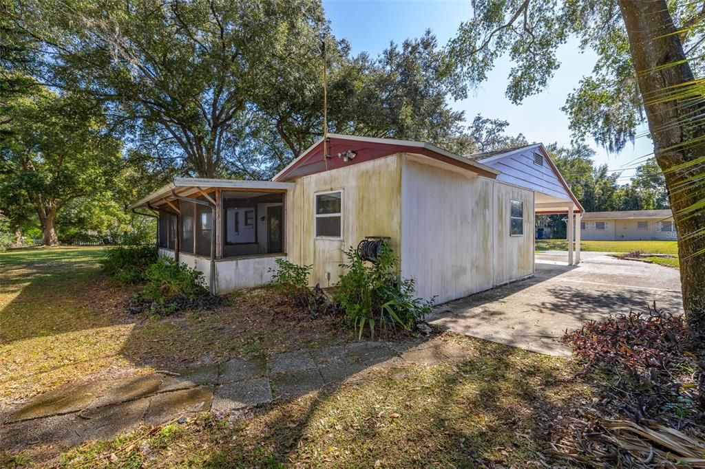 Activo con contrato: $280,000 (4 camas, 2 baños, 1397 Pies cuadrados)