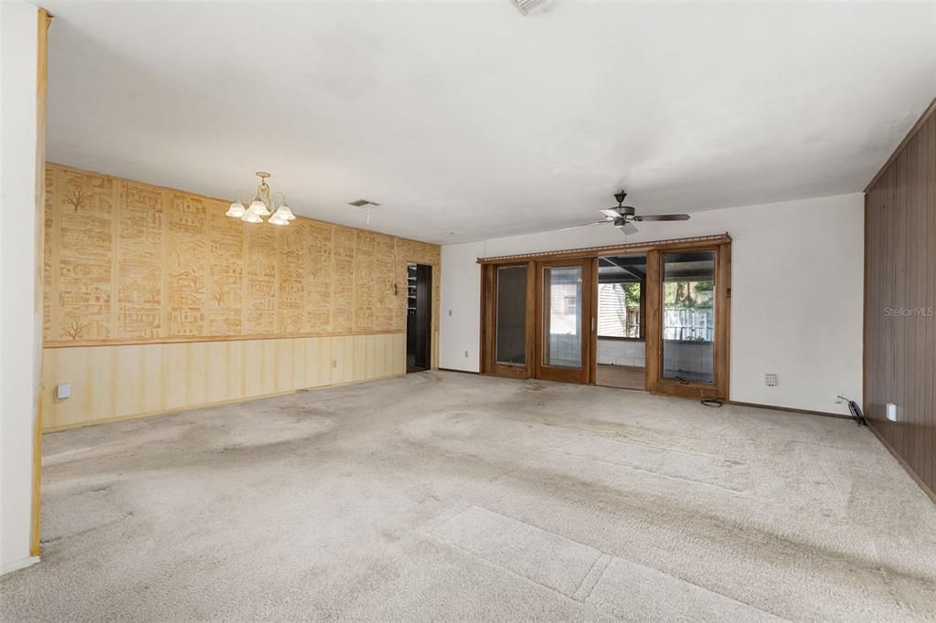 Activo con contrato: $280,000 (4 camas, 2 baños, 1397 Pies cuadrados)