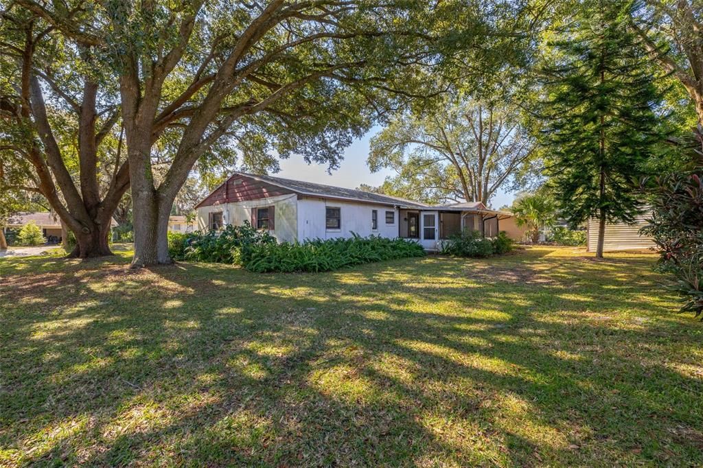 Activo con contrato: $280,000 (4 camas, 2 baños, 1397 Pies cuadrados)