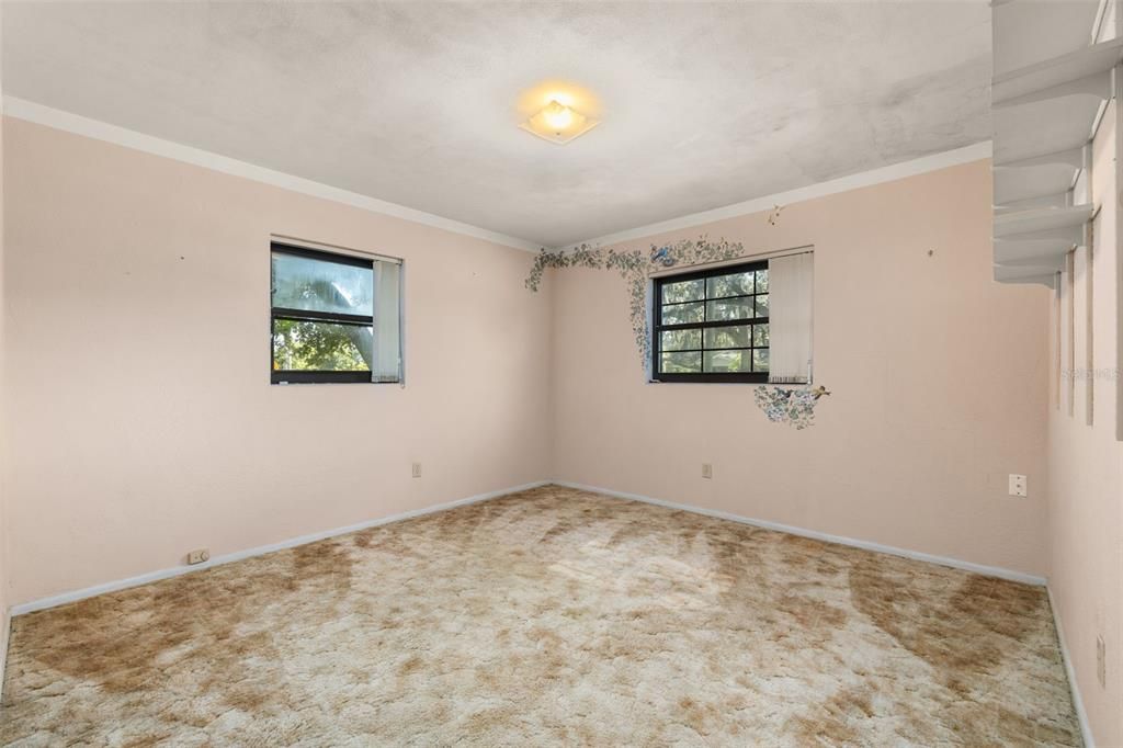 Activo con contrato: $280,000 (4 camas, 2 baños, 1397 Pies cuadrados)