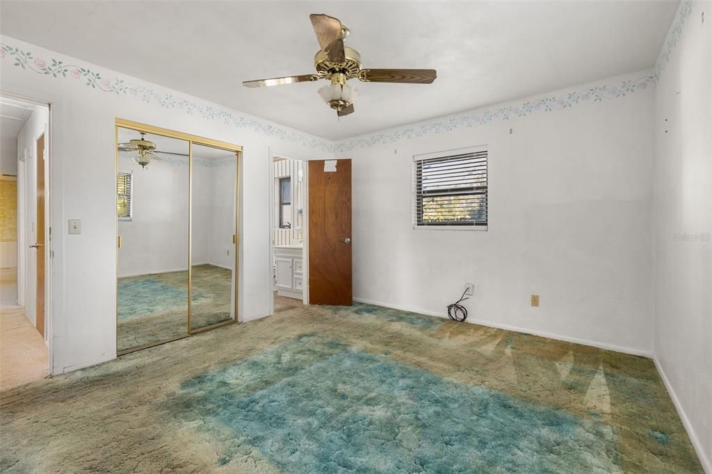 Activo con contrato: $280,000 (4 camas, 2 baños, 1397 Pies cuadrados)