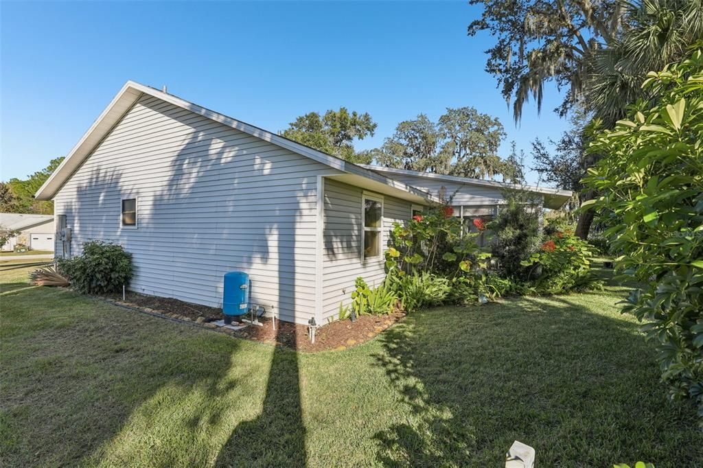 待售: $215,000 (2 贝兹, 2 浴室, 1278 平方英尺)