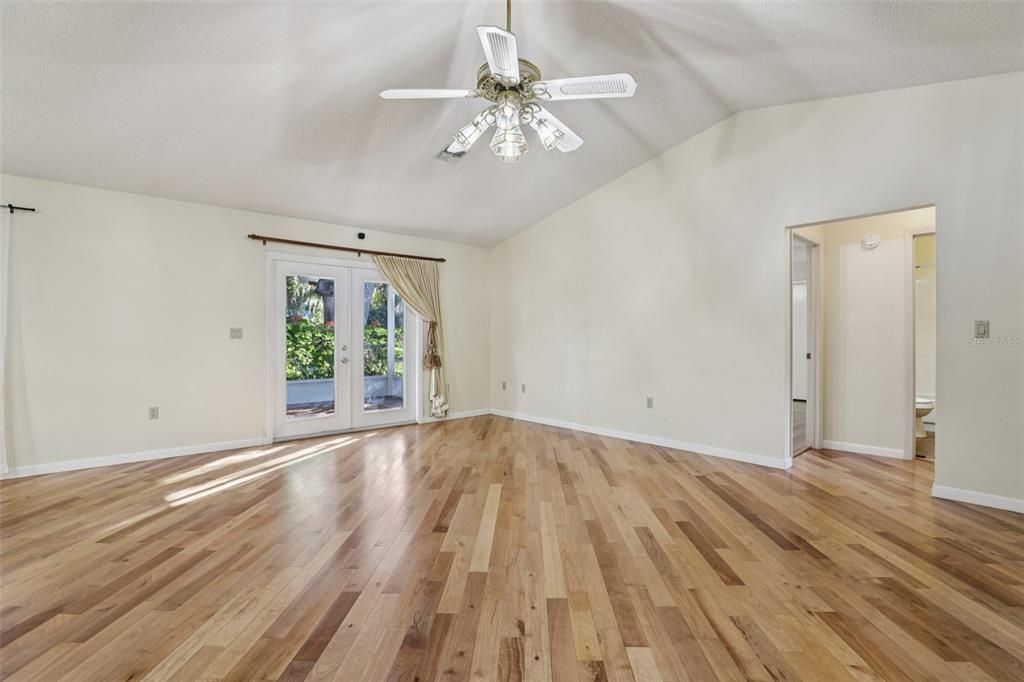 待售: $215,000 (2 贝兹, 2 浴室, 1278 平方英尺)