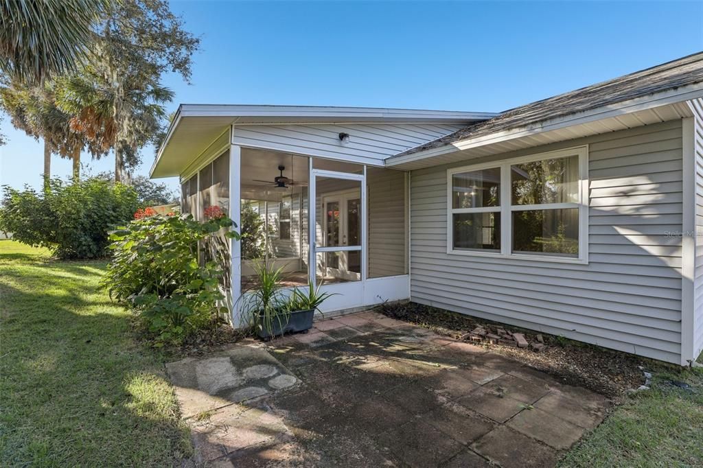 待售: $215,000 (2 贝兹, 2 浴室, 1278 平方英尺)