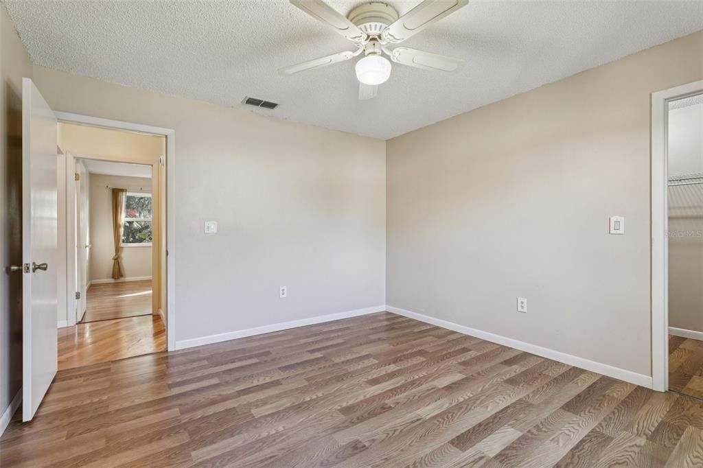 待售: $215,000 (2 贝兹, 2 浴室, 1278 平方英尺)