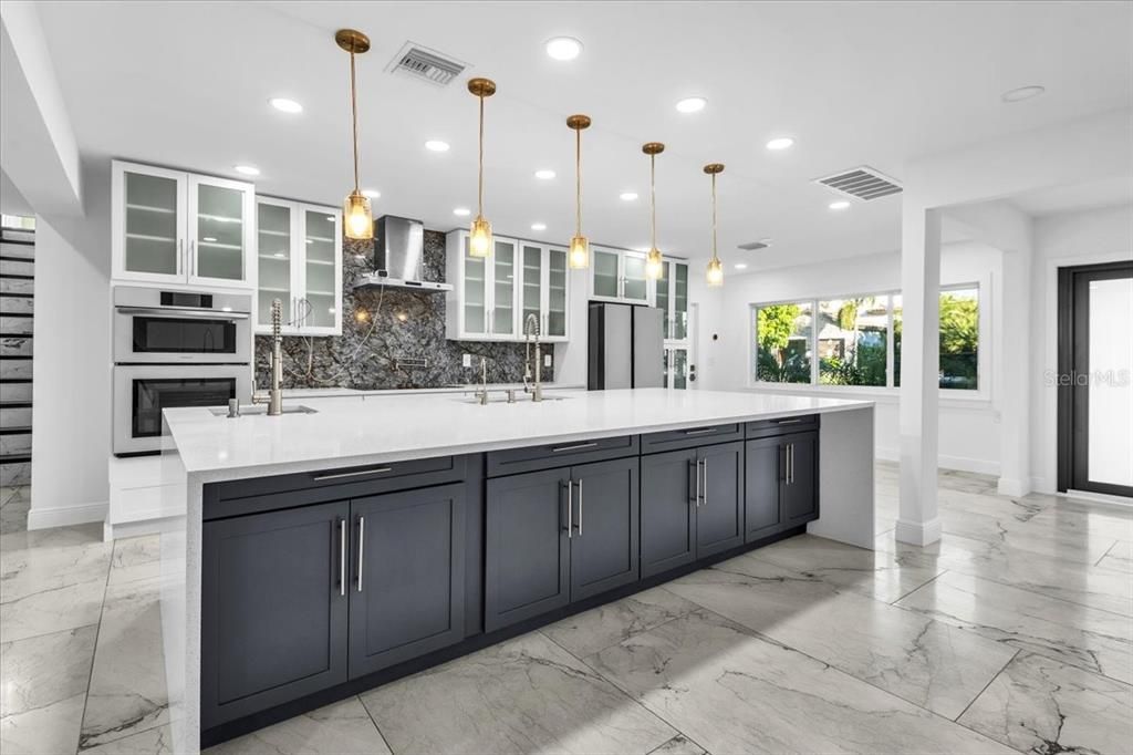 На продажу: $2,350,000 (5 спален, 5 ванн, 3126 Квадратных фут)