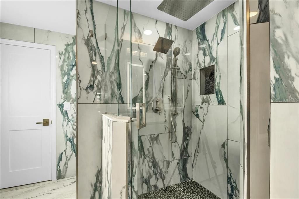 На продажу: $2,350,000 (5 спален, 5 ванн, 3126 Квадратных фут)