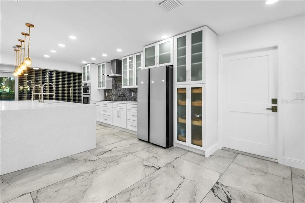 На продажу: $2,350,000 (5 спален, 5 ванн, 3126 Квадратных фут)