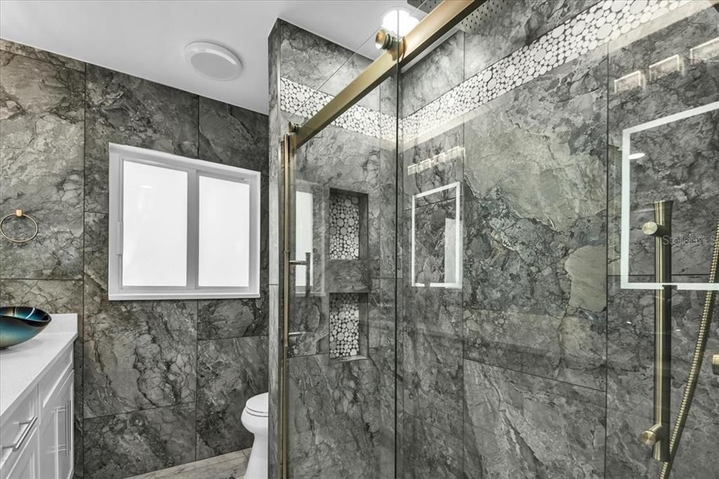 На продажу: $2,350,000 (5 спален, 5 ванн, 3126 Квадратных фут)