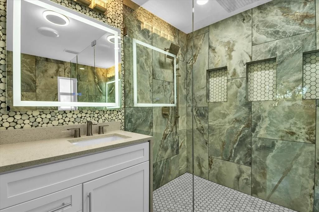 На продажу: $2,350,000 (5 спален, 5 ванн, 3126 Квадратных фут)