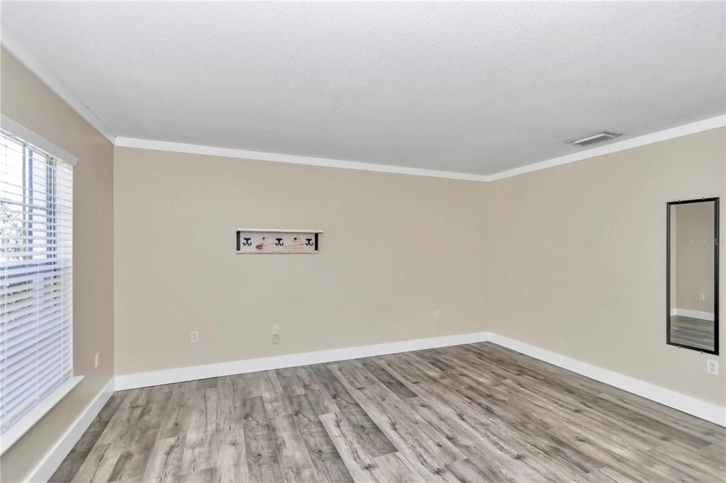 For Sale: $365,000 (4 beds, 2 baths, 2336 Square Feet)