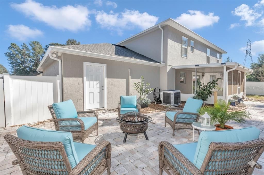 For Sale: $365,000 (4 beds, 2 baths, 2336 Square Feet)