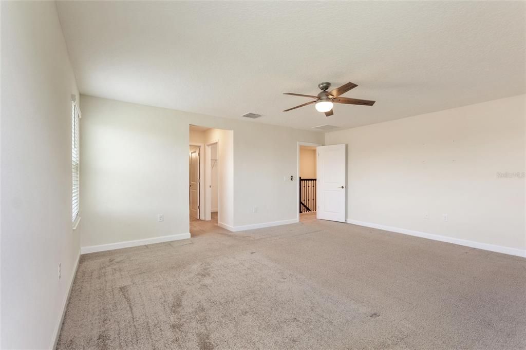 出租: $3,800 (5 贝兹, 4 浴室, 3809 平方英尺)