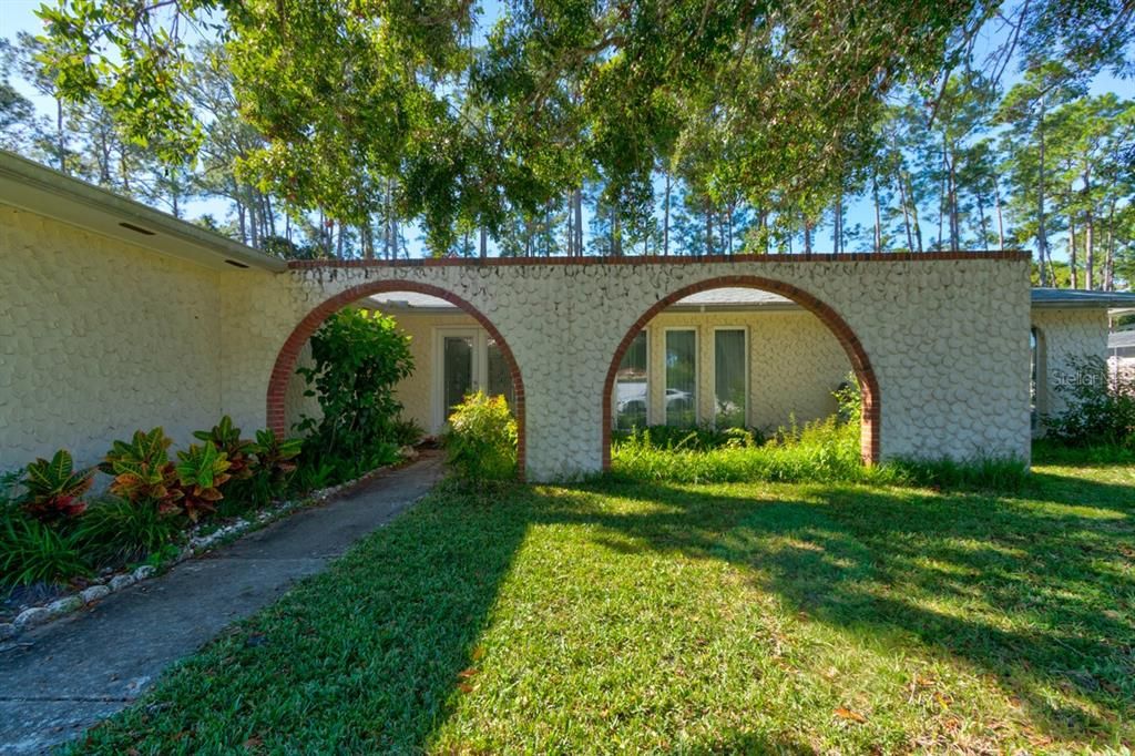 For Sale: $360,000 (3 beds, 2 baths, 2576 Square Feet)