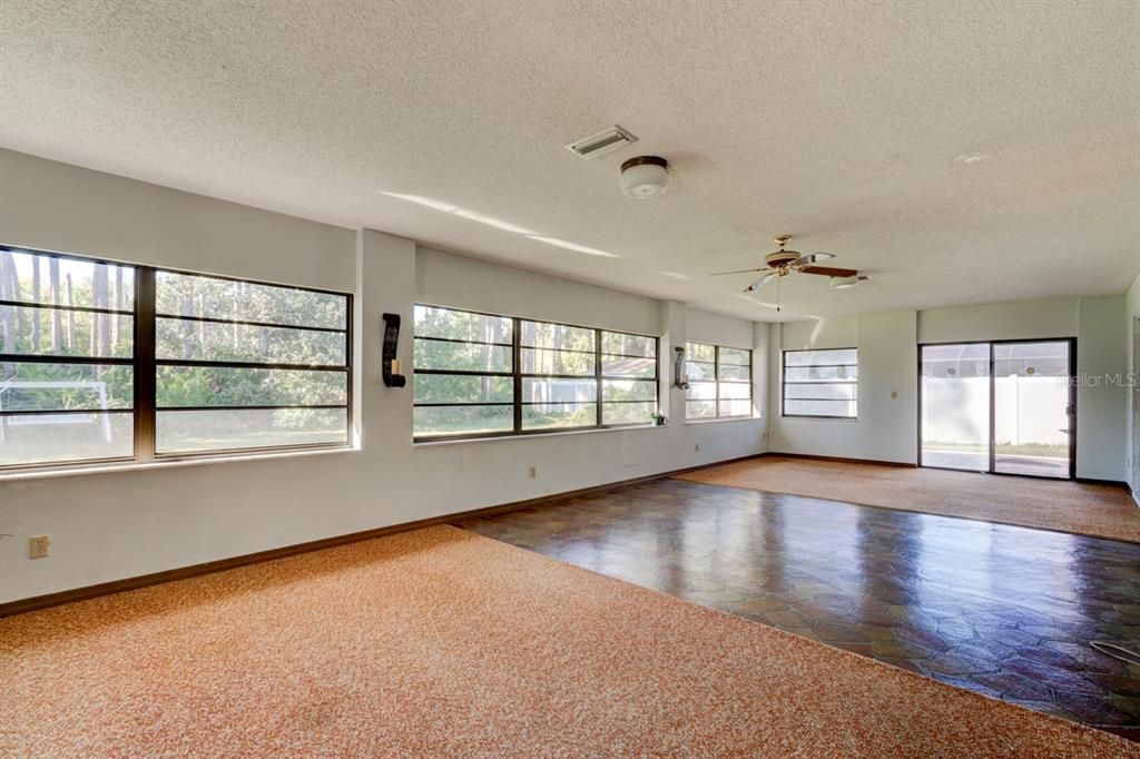 For Sale: $360,000 (3 beds, 2 baths, 2576 Square Feet)