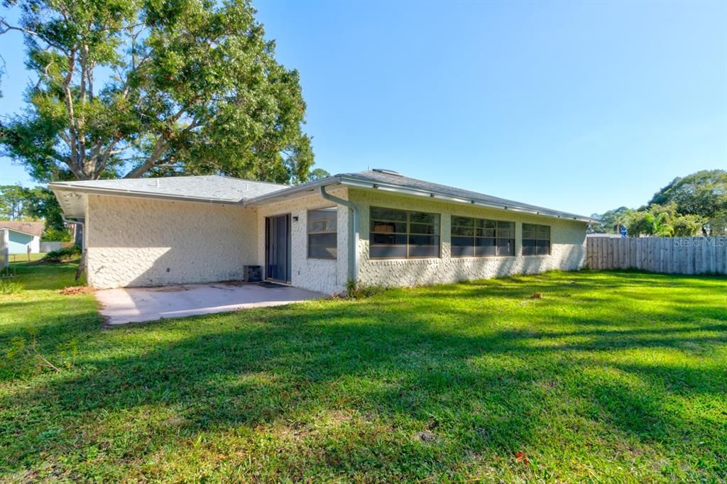 For Sale: $360,000 (3 beds, 2 baths, 2576 Square Feet)