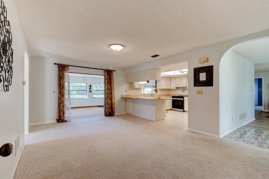 For Sale: $360,000 (3 beds, 2 baths, 2576 Square Feet)