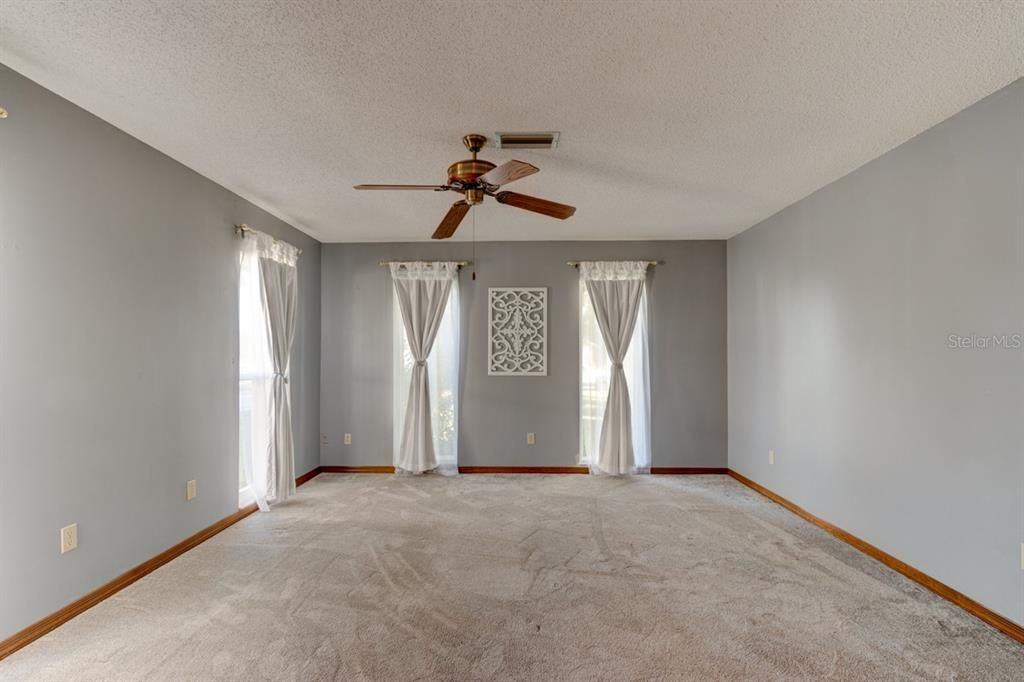 For Sale: $360,000 (3 beds, 2 baths, 2576 Square Feet)