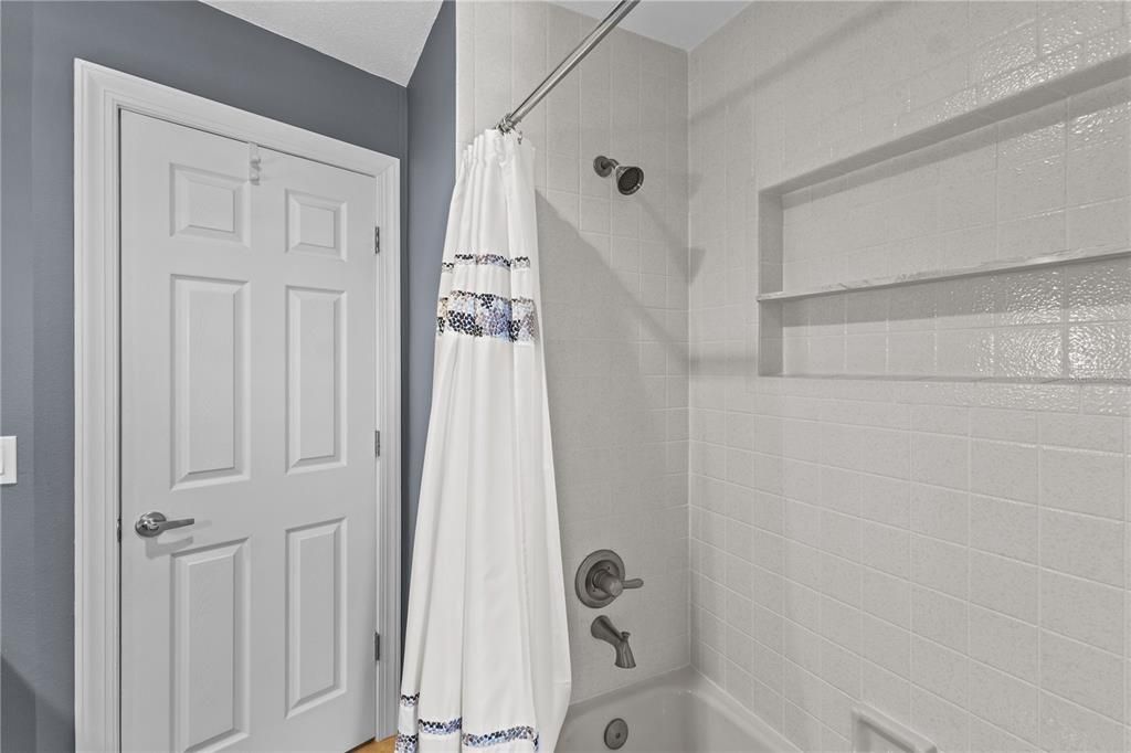 Active With Contract: $565,000 (3 beds, 2 baths, 2246 Square Feet)