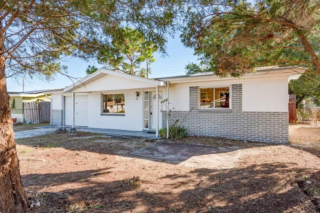 Activo con contrato: $190,000 (3 camas, 1 baños, 976 Pies cuadrados)