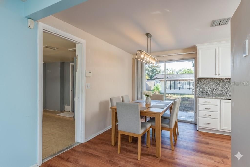 Activo con contrato: $190,000 (3 camas, 1 baños, 976 Pies cuadrados)