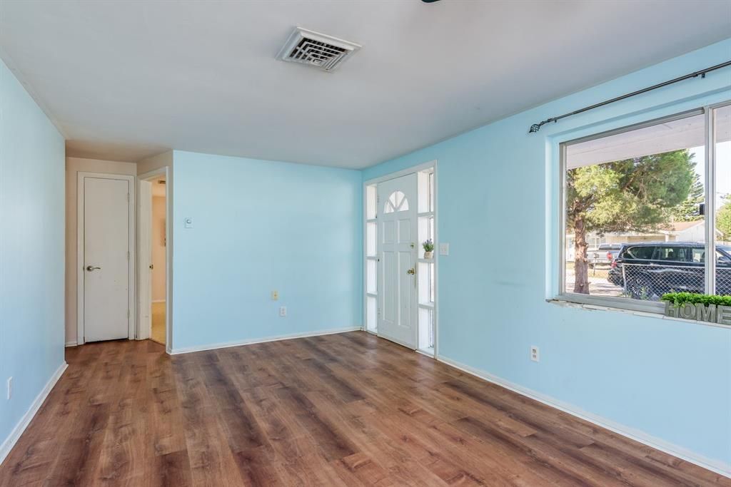 Activo con contrato: $190,000 (3 camas, 1 baños, 976 Pies cuadrados)