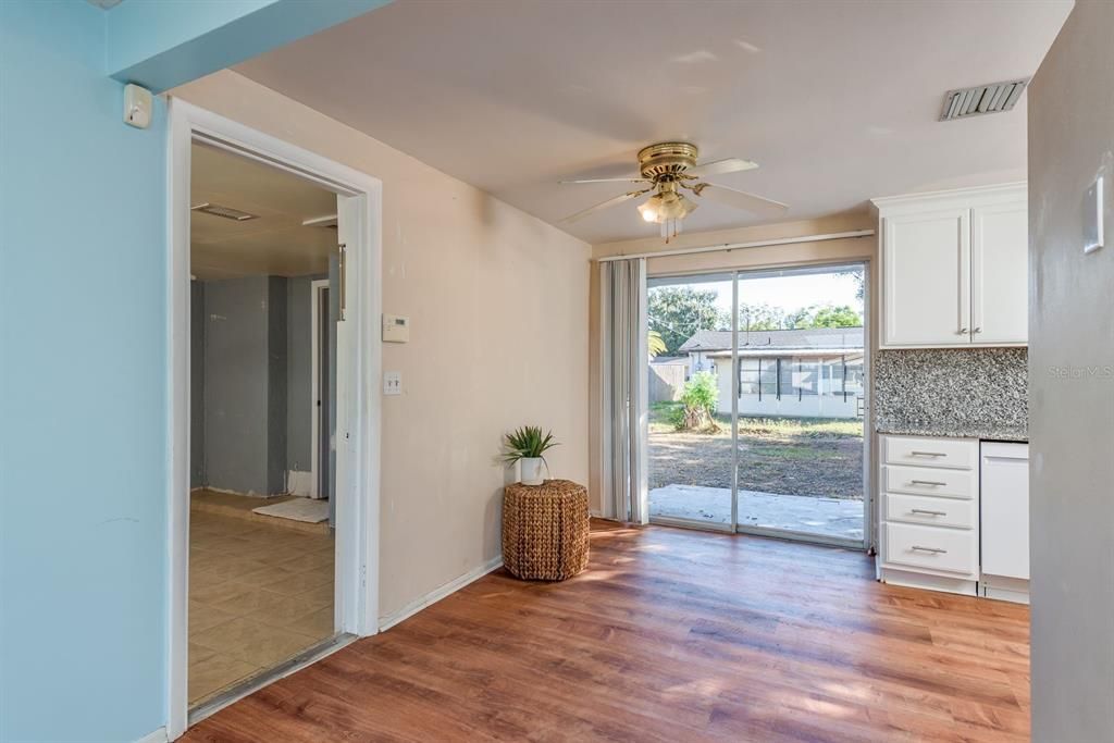 Activo con contrato: $190,000 (3 camas, 1 baños, 976 Pies cuadrados)