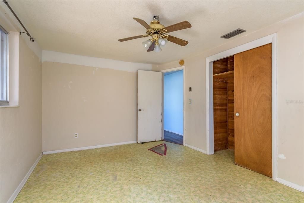 Activo con contrato: $190,000 (3 camas, 1 baños, 976 Pies cuadrados)