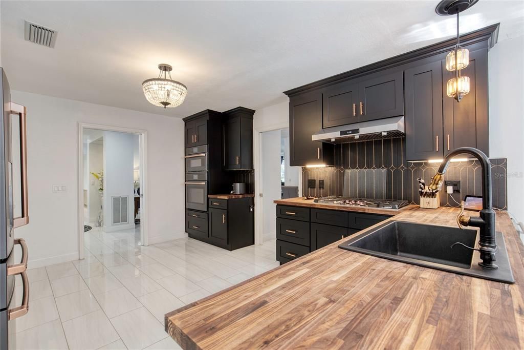 На продажу: $850,000 (4 спален, 3 ванн, 2682 Квадратных фут)