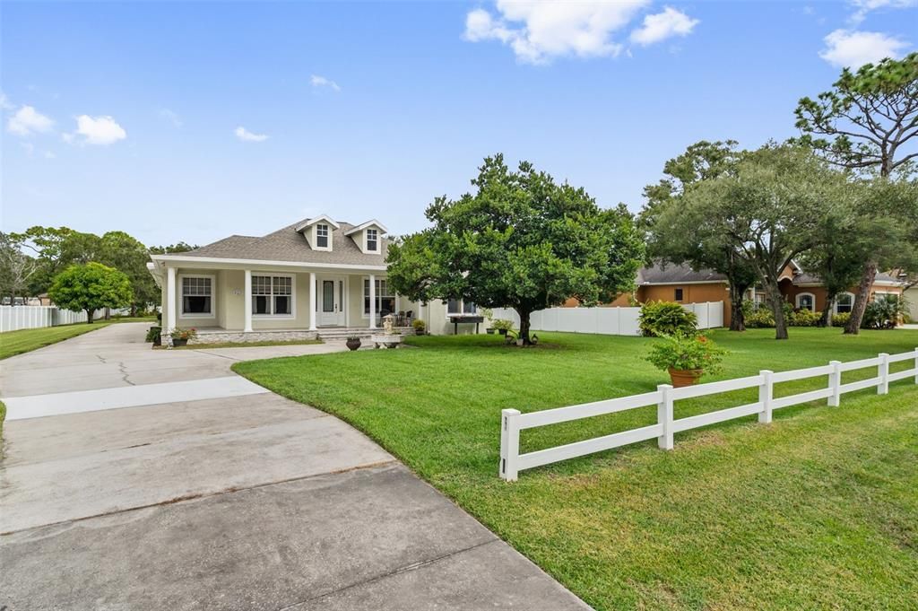 Recently Sold: $779,900 (3 beds, 2 baths, 2357 Square Feet)