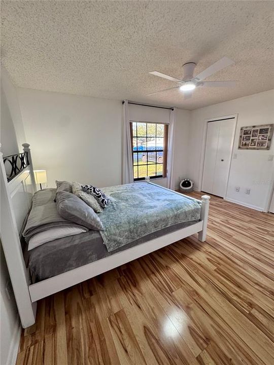 For Sale: $285,000 (2 beds, 2 baths, 1102 Square Feet)