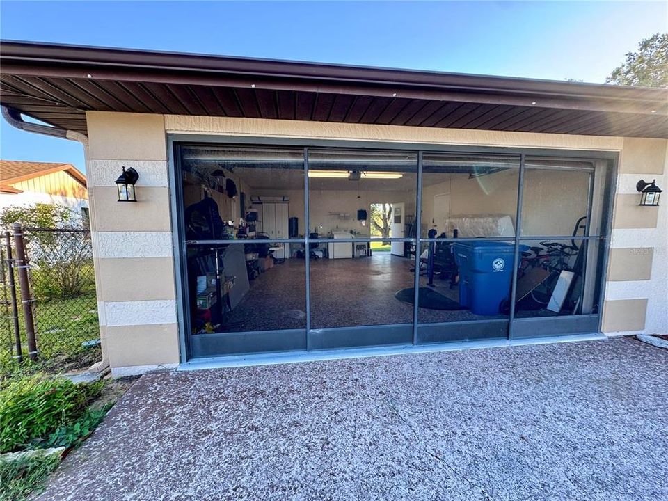 For Sale: $285,000 (2 beds, 2 baths, 1102 Square Feet)